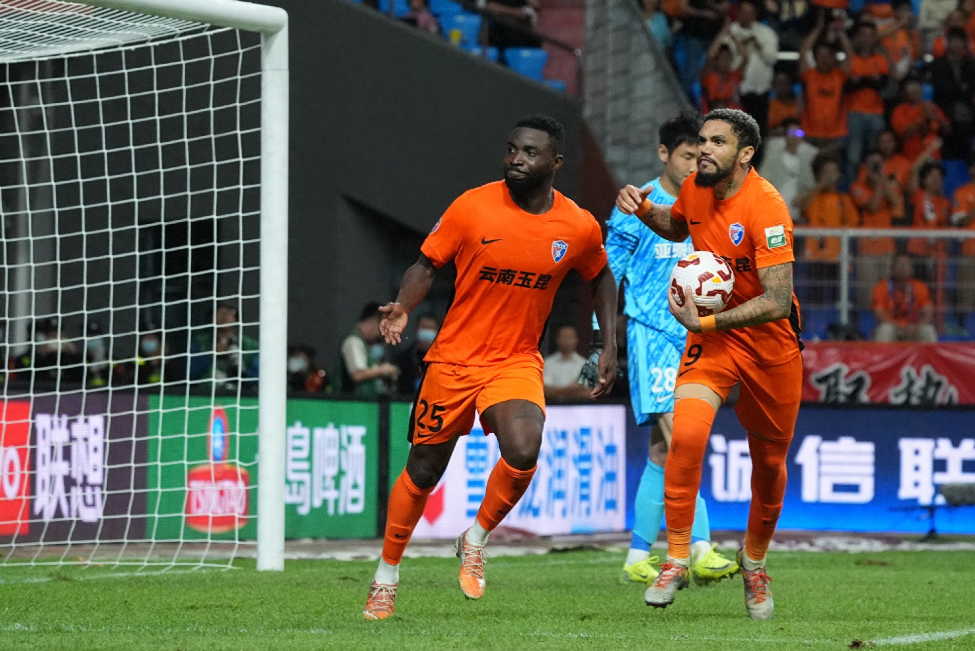 吉娜腹中胎,儿六月大,公开孕肚照,巅峰国际,巅峰国际官方网站,巅峰国际平台